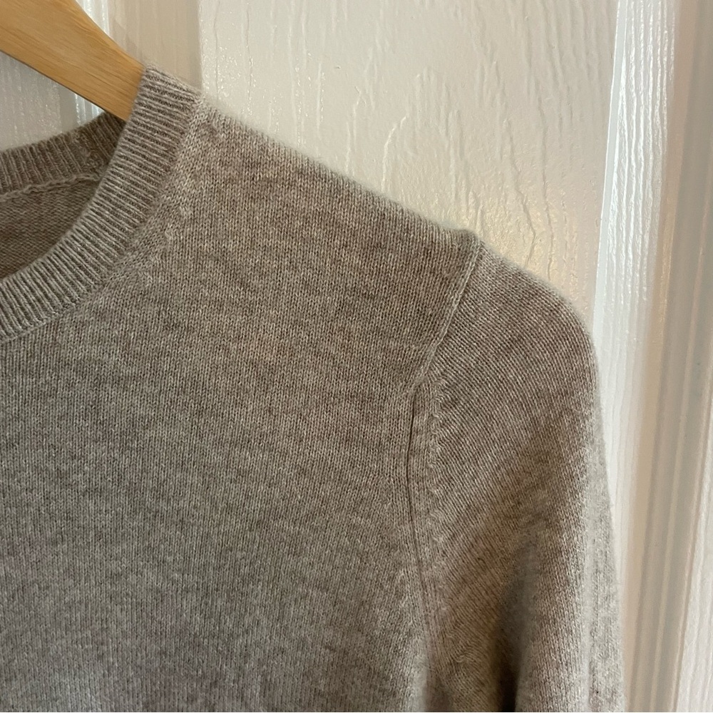 Everlane Cashmere Crewneck Sweater Tan Beige Size Small - Picture 5 of 10